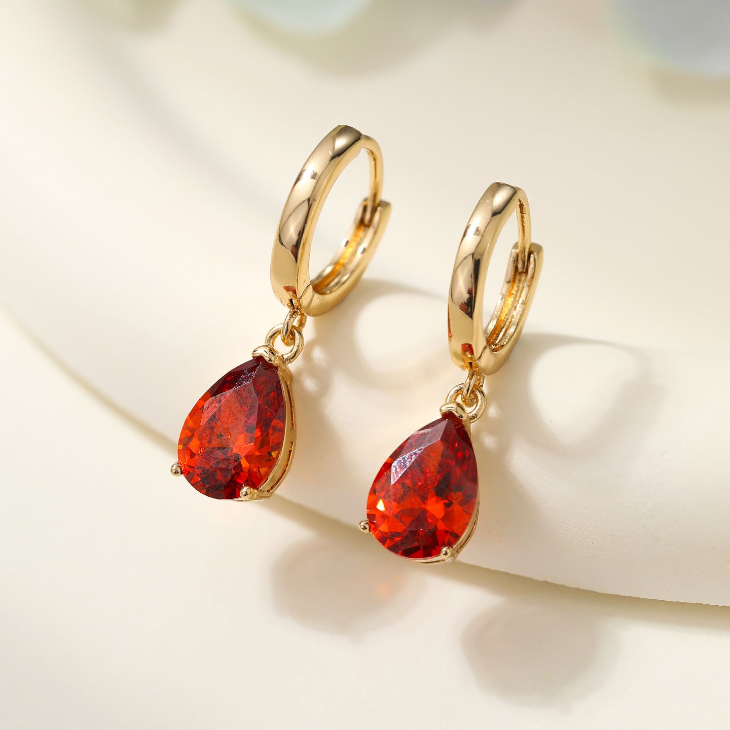 Waterdrop Zircon Earrings A Niche High-end Light-luxury Accessory